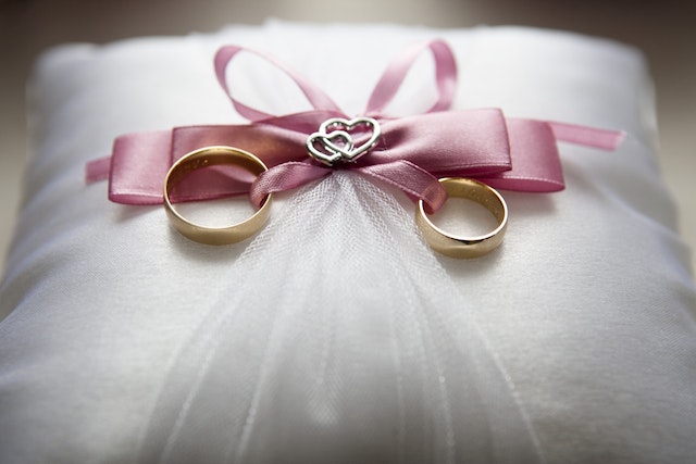 Read more about the article Aliança de casamento perfeita: veja como escolher a sua!