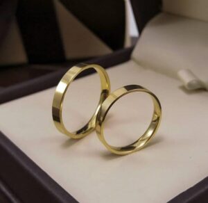 Leia mais sobre o artigo Por que aliança de casamento é dourada?